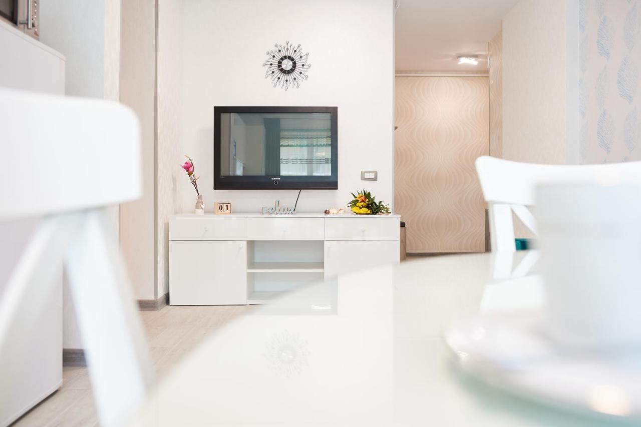 Aquamarin 2Bd Apt Spa N Pools Beach Resort Năvodari Exterior foto
